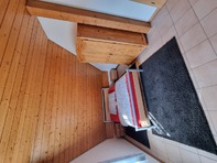 Mbiliertes grsseres Zimmer in EFH im zentralen Raron im Kanton Wallis