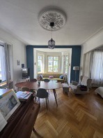 3.5-Zimmer-Altbauwohnung mit Balkon in zentraler Lage 3.5-Zimmer-Altbauwohnung mit Balkon in zentraler Lage