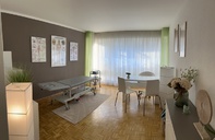 Heller und ruhiger Therapieraum