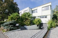 Charmantes 5.5-Zi-Einfamilienhaus im Grünen an bester Lage Charmantes 5.5-Zi-Einfamilienhaus im Grünen an bester Lage