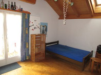 Zimmer in WG 18 M2, möbiliert