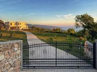 Exklusive Luxusvilla mit Panoramablick auf die Adria in Dobra Voda - Montenegro Exklusive Luxusvilla mit Panoramablick auf die Adria in Dobra Voda - Montenegro